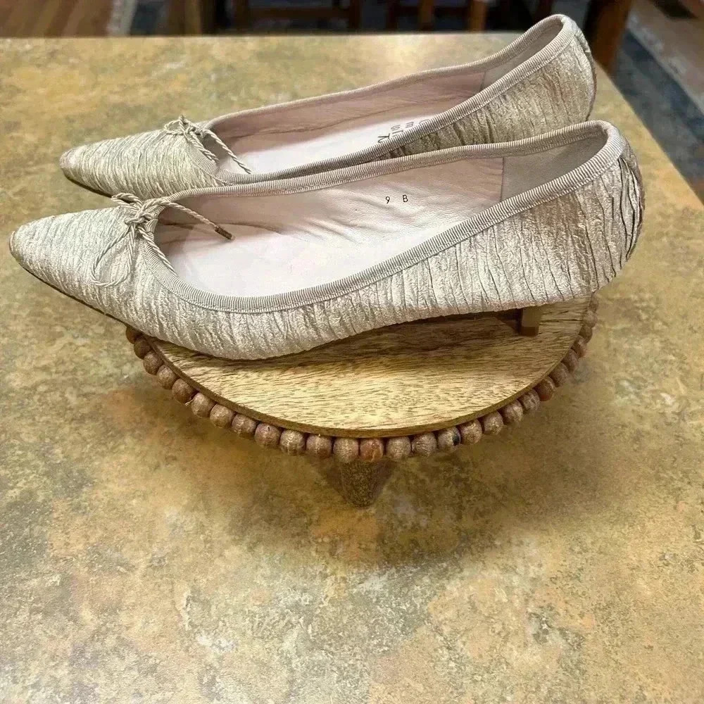Paul Mayer Attitudes Textured Creamy Gold Kitten Heels - Picture 3 of 9